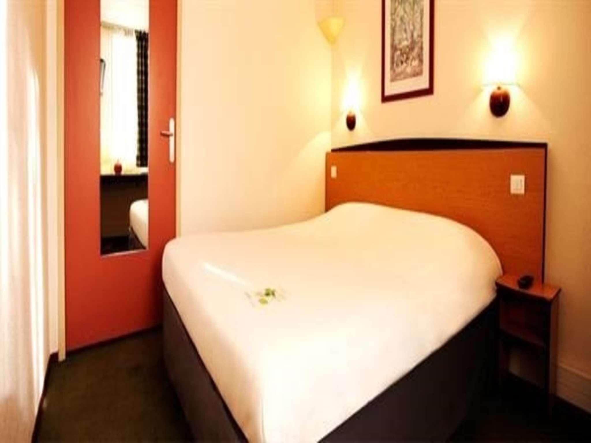 Kyriad Direct Lyon Sud - Chasse-sur-Rhône Esterno foto