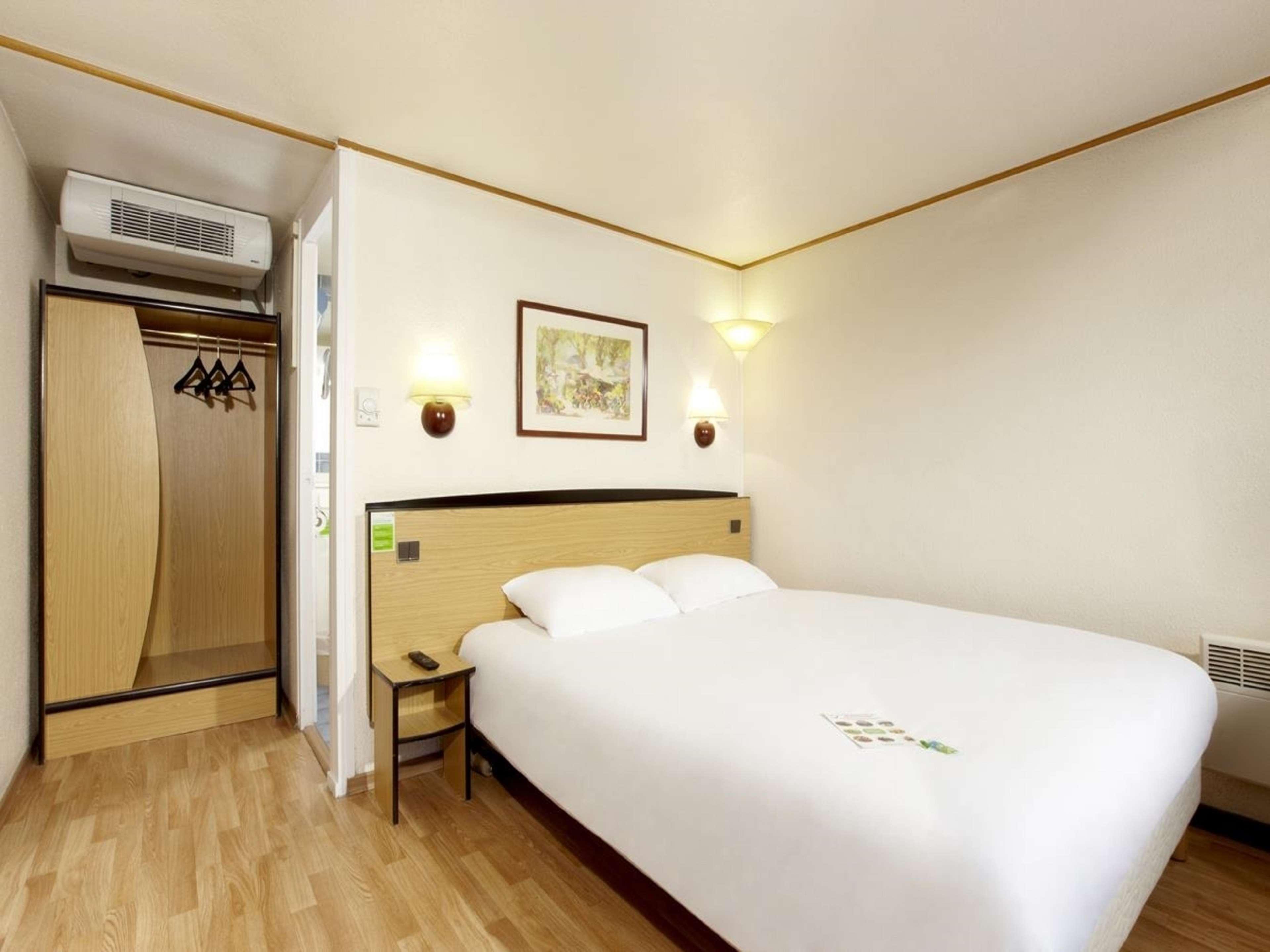 Kyriad Direct Lyon Sud - Chasse-sur-Rhône Esterno foto